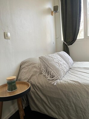 1 chambre, fer et planche à repasser, Wi-Fi, draps fournis