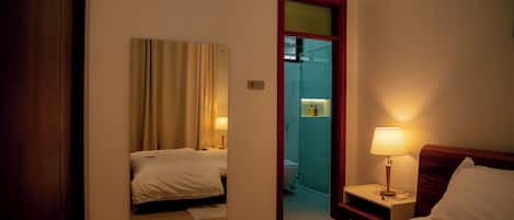 Comfort Single Room, 1 King Bed, Kitchen, Ground Floor