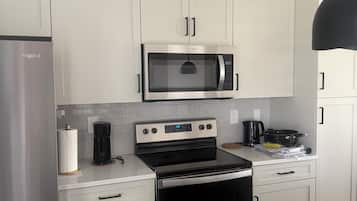 Microonde, forno, piano cottura, lavastoviglie