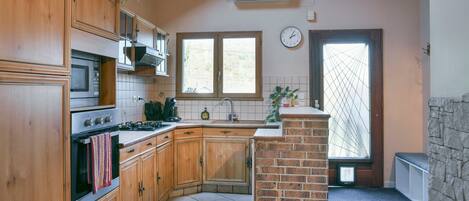 Frigorífic, microones, forn i placa de cuina