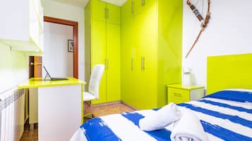 3 Schlafzimmer, Schreibtisch, Bügeleisen/Bügelbrett, WLAN