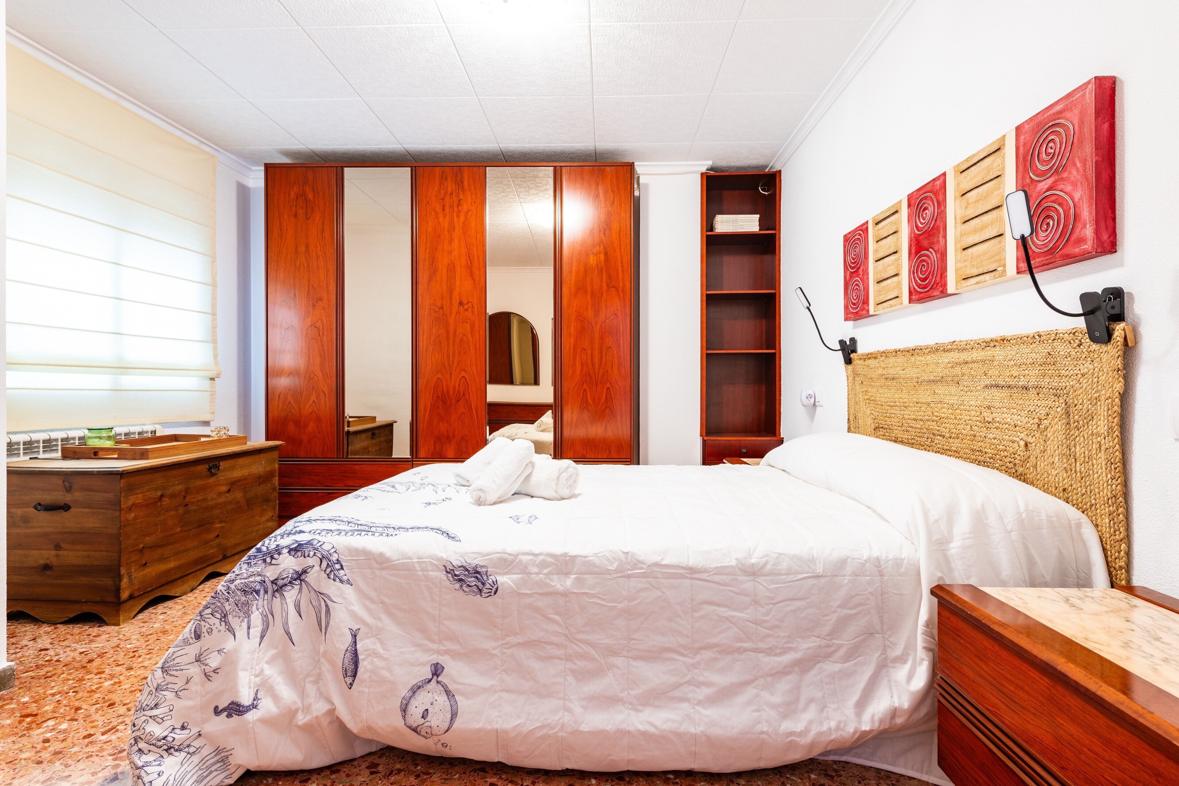 3 bedrooms, desk, iron/ironing board, WiFi