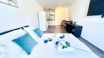 1 bedroom, WiFi, bed sheets