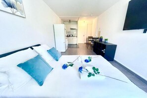 1 bedroom, WiFi, bed sheets