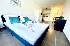 1 bedroom, WiFi, bed sheets