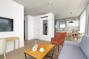TV, offices - Modern Apartment with Balcony | Parking | Air Conditioning (Wrocław)