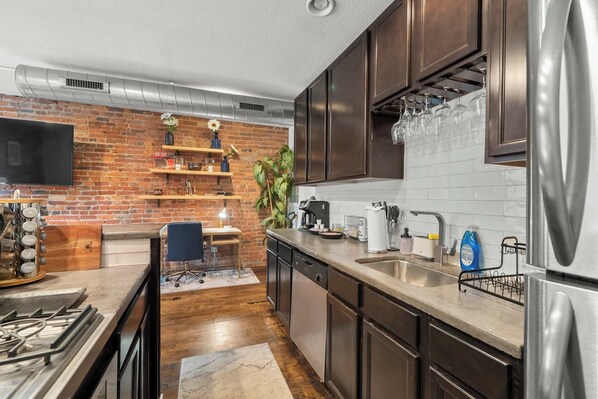 Fridge, microwave, oven, stovetop