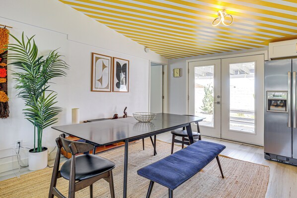 Interior - Home w/ Stunning Mountain Views in Palm Springs! (Palm Springs)