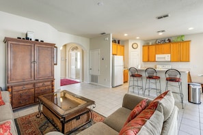House (4 Bedrooms) | Interior