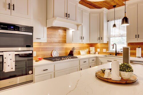 1 Mi to Landa Park: New Braunfels Home w/ Patio!