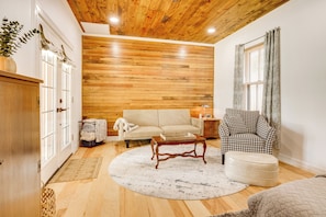 House (2 Bedrooms) | Interior