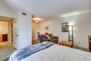 Interior - 3 Mi to Tucson Medical Center: Studio Apt w/ Patio (Tucson)