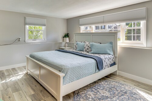 Family Gem w/ Spacious Yard: 5 Mi to Second Beach