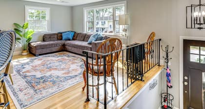Family Gem w/ Spacious Yard: 5 Mi to Second Beach