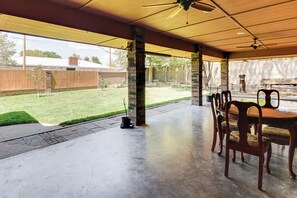 Interior - 3 Mi to Downtown Roswell: Home w/ Patio + Yard (Roswell)