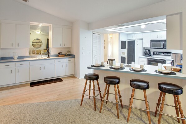 House (3 Bedrooms) | Interior