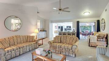 House (3 Bedrooms) | Interior