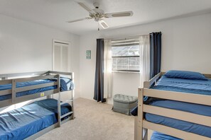 House (3 Bedrooms) | Interior - Sunroom & Dock! Canal-front Home in Port Charlotte (Port Charlotte)