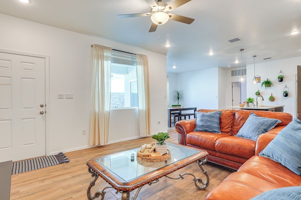 House (3 Bedrooms) | Interior