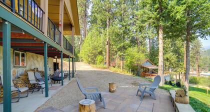 Mtn-view Oasis w/ Pool Access in Garden Valley