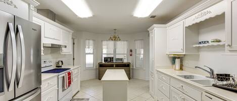 House (5 Bedrooms) | Interior