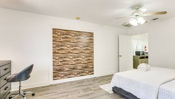 House (5 Bedrooms) | Interior