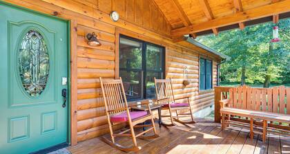 Secluded, Private! Forested Hendersonville Retreat