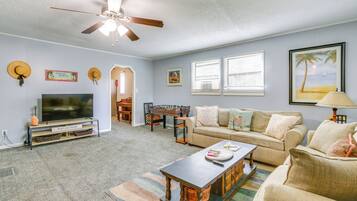 House (3 Bedrooms) | Front of property