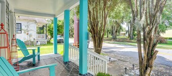 Beachy Home in Heart of Beaufort w/ Pool Access