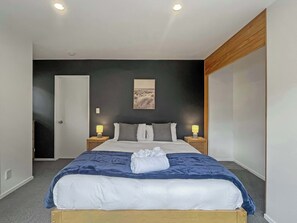 3 Schlafzimmer, Bügeleisen/Bügelbrett, Reisekinderbett, WLAN