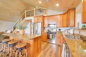 House (2 Bedrooms) | Interior