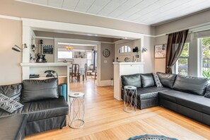 House (2 Bedrooms) | Interior - Miracle Mile Stay: Classic Stockton Home w/ Yard! (Stockton)