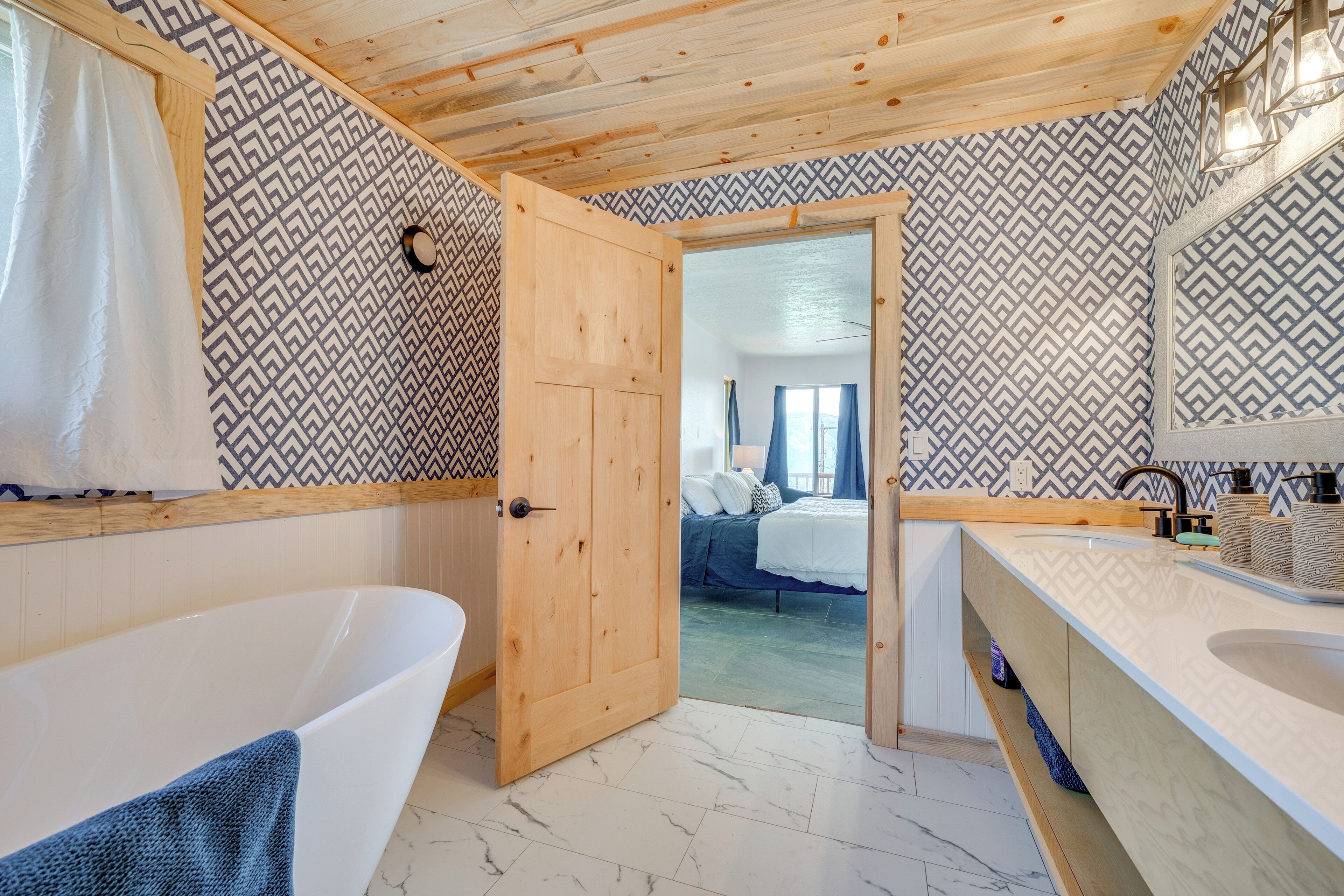House (2 Bedrooms) | Interior