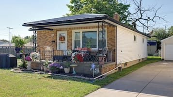 House (2 Bedrooms) | Front of property