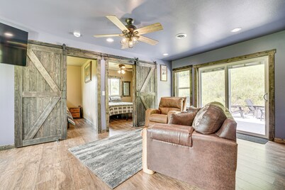 Hike, Fish & Relax: Kickapoo River Cabin!