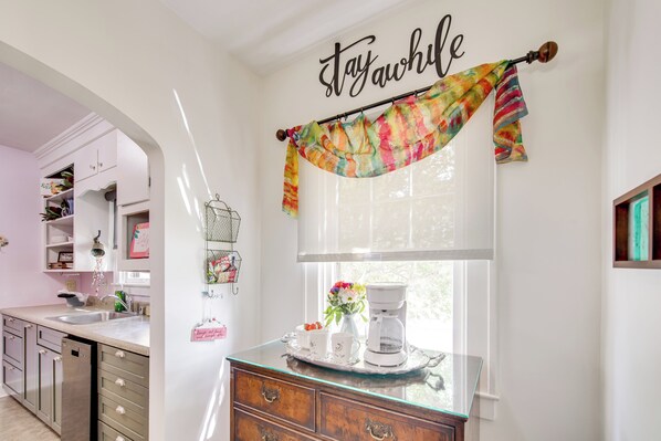 Interior - Kentucky Derby Dtwn Lebanon Home w/ Game Room (Lebanon)