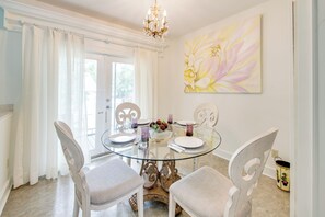 Interior - Kentucky Derby Dtwn Lebanon Home w/ Game Room (Lebanon)