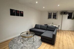 Smart TV - Charming 1BR Apartment | Walk to City Center (Ghent)