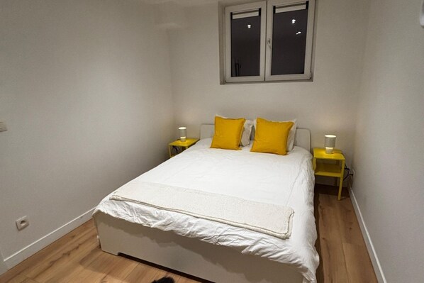 1 bedroom, WiFi, bed sheets