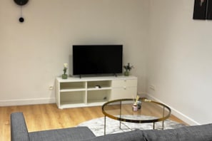 Smart TV - Charming 1BR Apartment | Walk to City Center (Ghent)