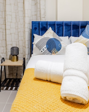 Cortinas blackout, tabla de planchar con plancha y wifi gratis