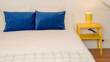 1 slaapkamer, een strijkplank/strijkijzer, wifi, beddengoed