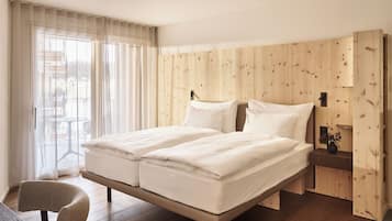 In-room safe, desk, laptop workspace, soundproofing