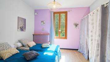 2 bedrooms, bed sheets