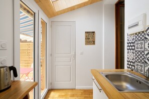 Interior - Gite À L'Envol with Private Terrace and Shared Garden (Bassillac et Auberoche)