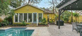 Pool House Oasis - Home for 6