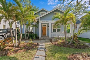 Exterior - Sunset Bungalow with hot tub - 6ppl (Tampa)