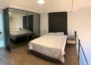 2 bedrooms, internet, bed sheets
