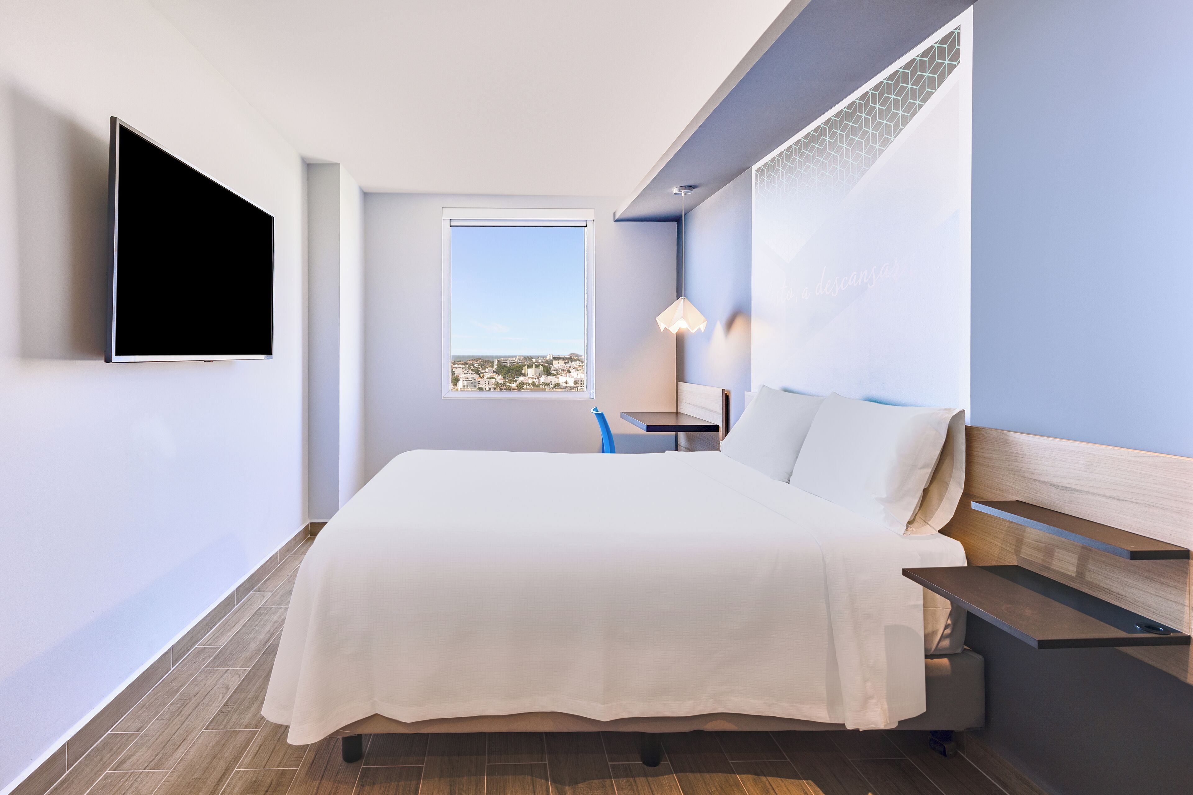 Superior-Zimmer, 1 Queen-Bett | Schreibtisch, laptopgeeigneter Arbeitsplatz, kostenloses WLAN