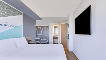 Superior Room, 1 Queen Bed | Desk, laptop workspace, free WiFi